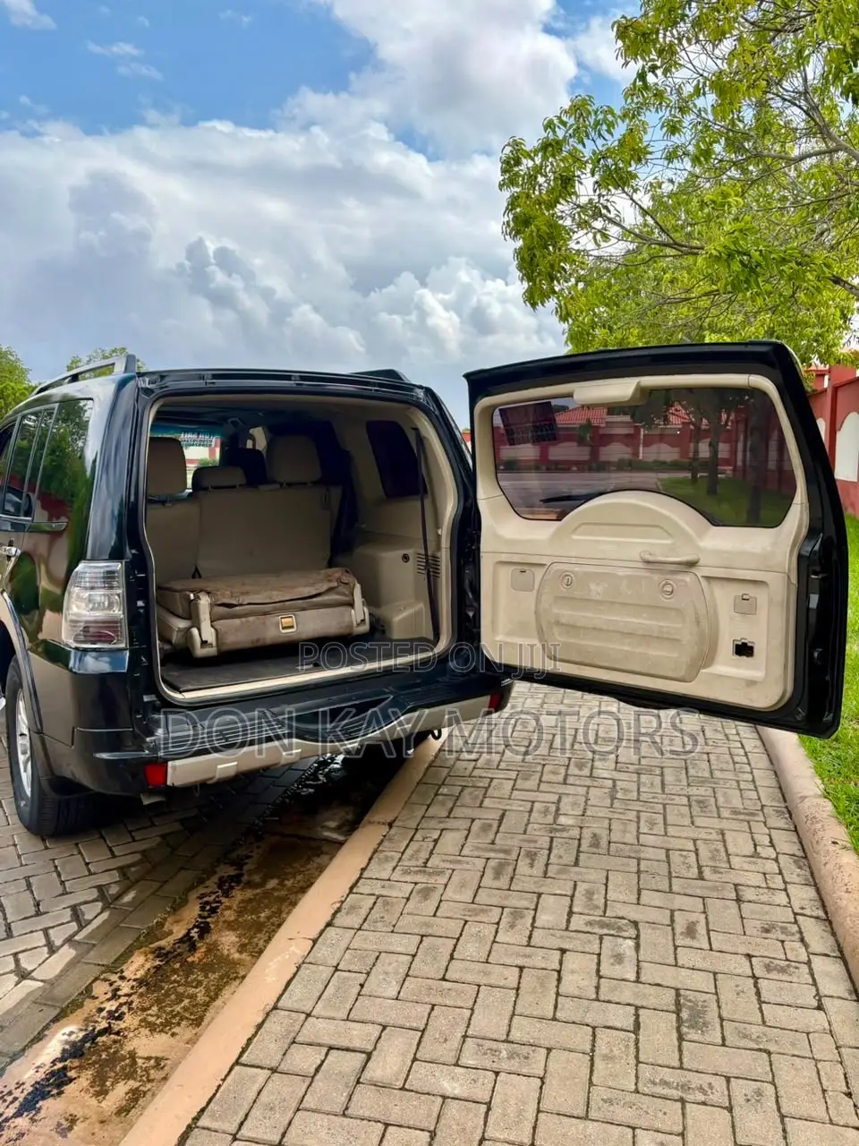 Mitsubishi Pajero IO 2015 Black