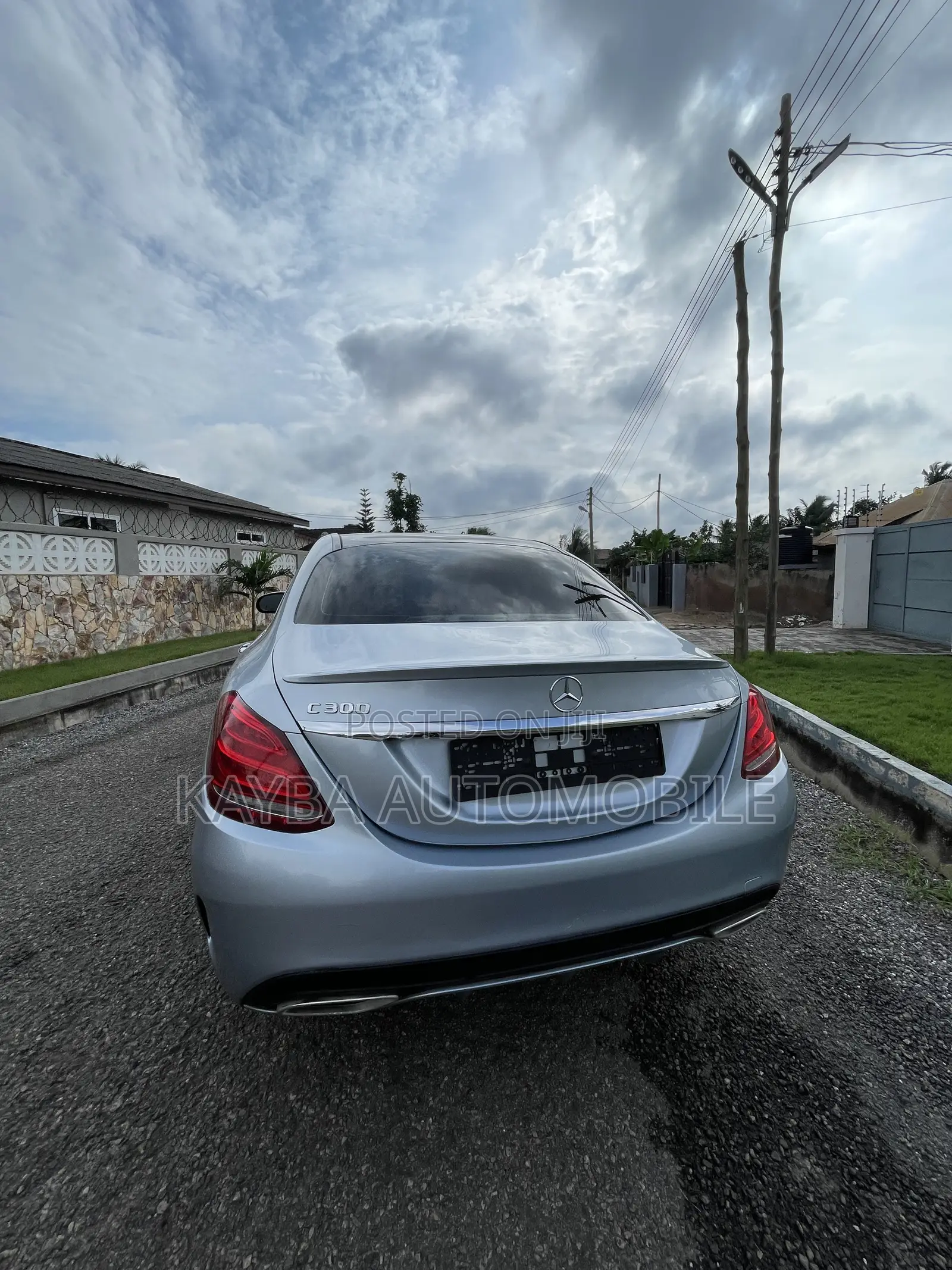 Mercedes-Benz C250 2017 Blue