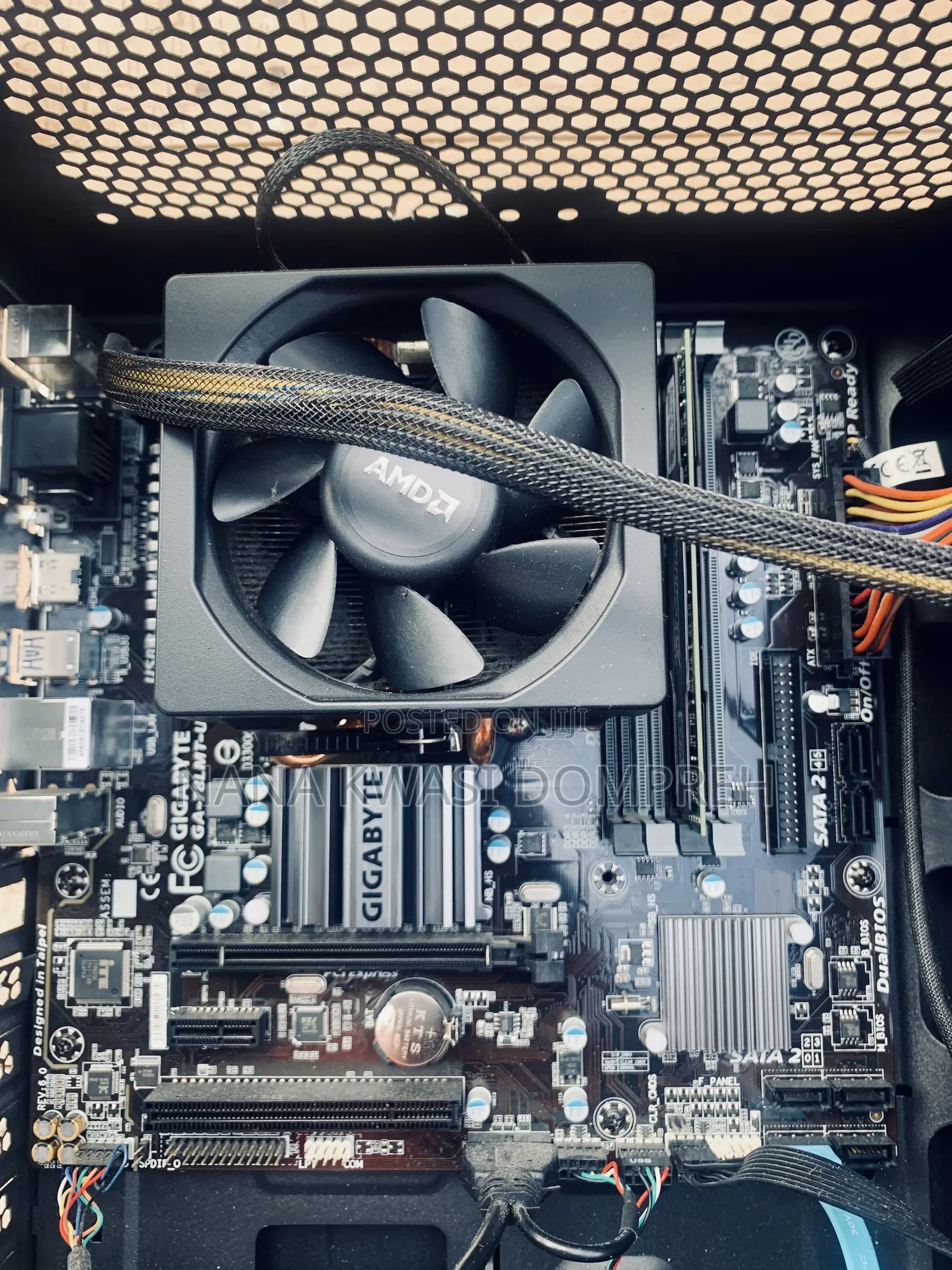 Desktop Computer Gigabyte 8GB AMD HDD+SSD 500GB