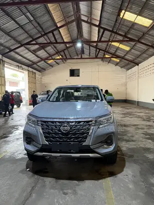 New Nissan Pick-Up 2025 Gray