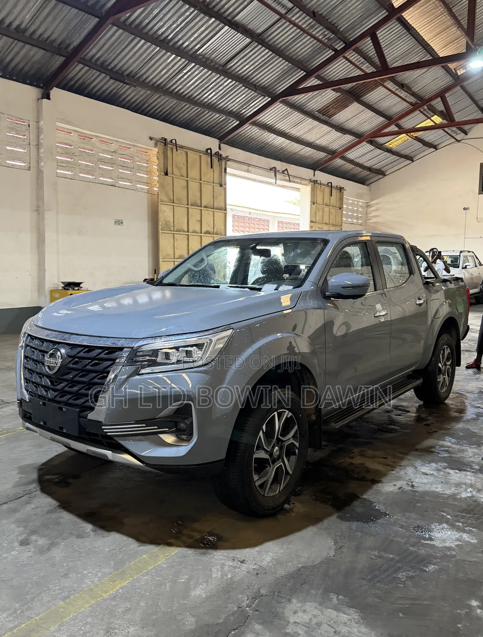 New Nissan Pick-Up 2025 Gray