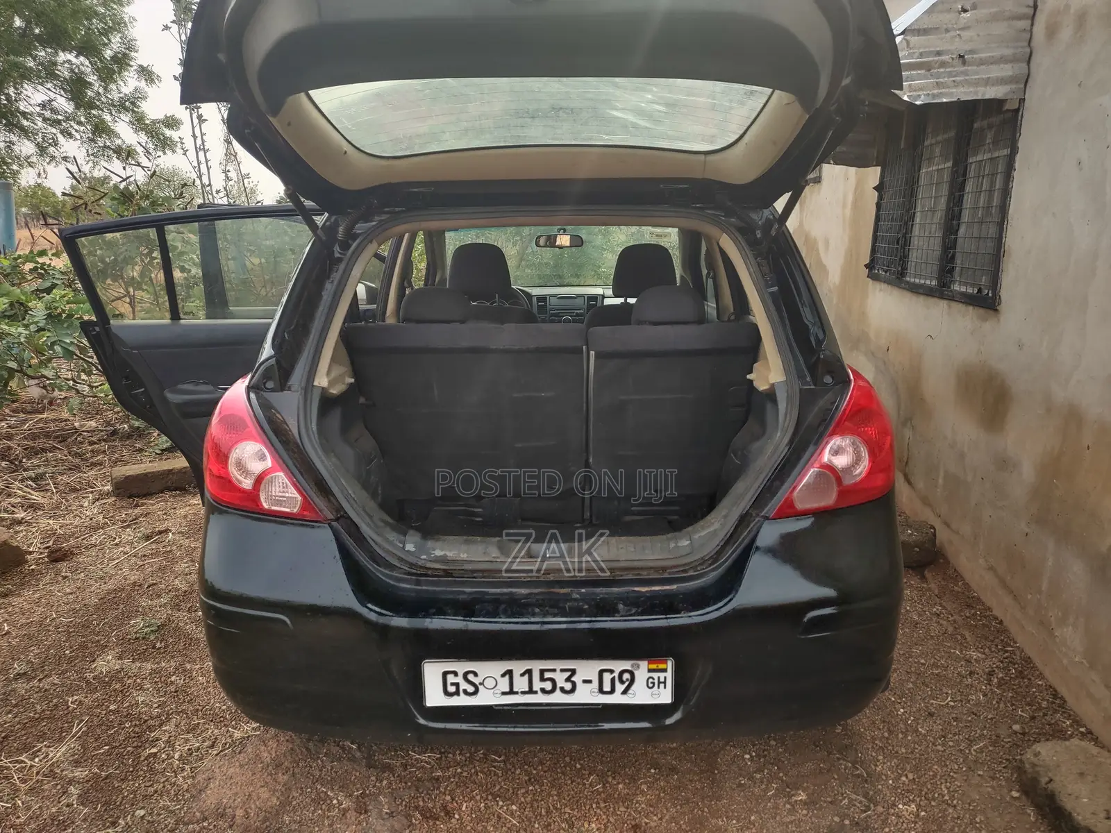 Nissan Versa 1.8 S Hatchback 2007 Black