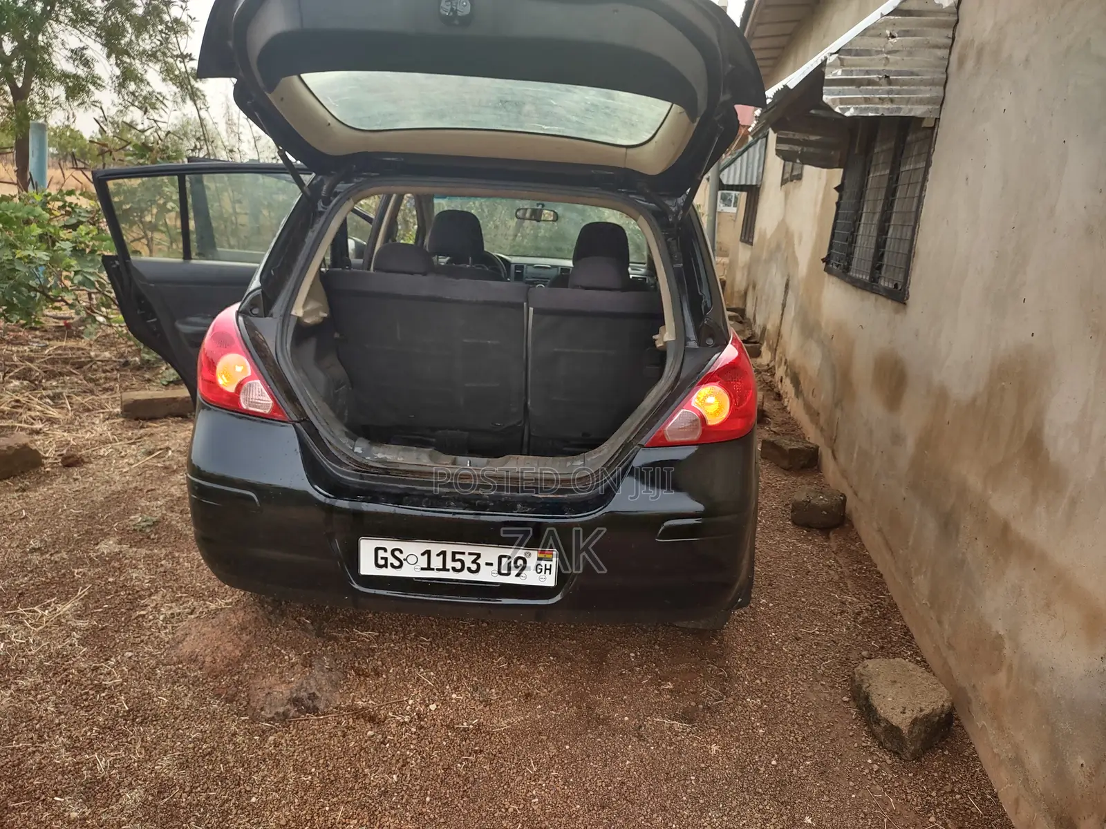 Nissan Versa 1.8 S Hatchback 2007 Black