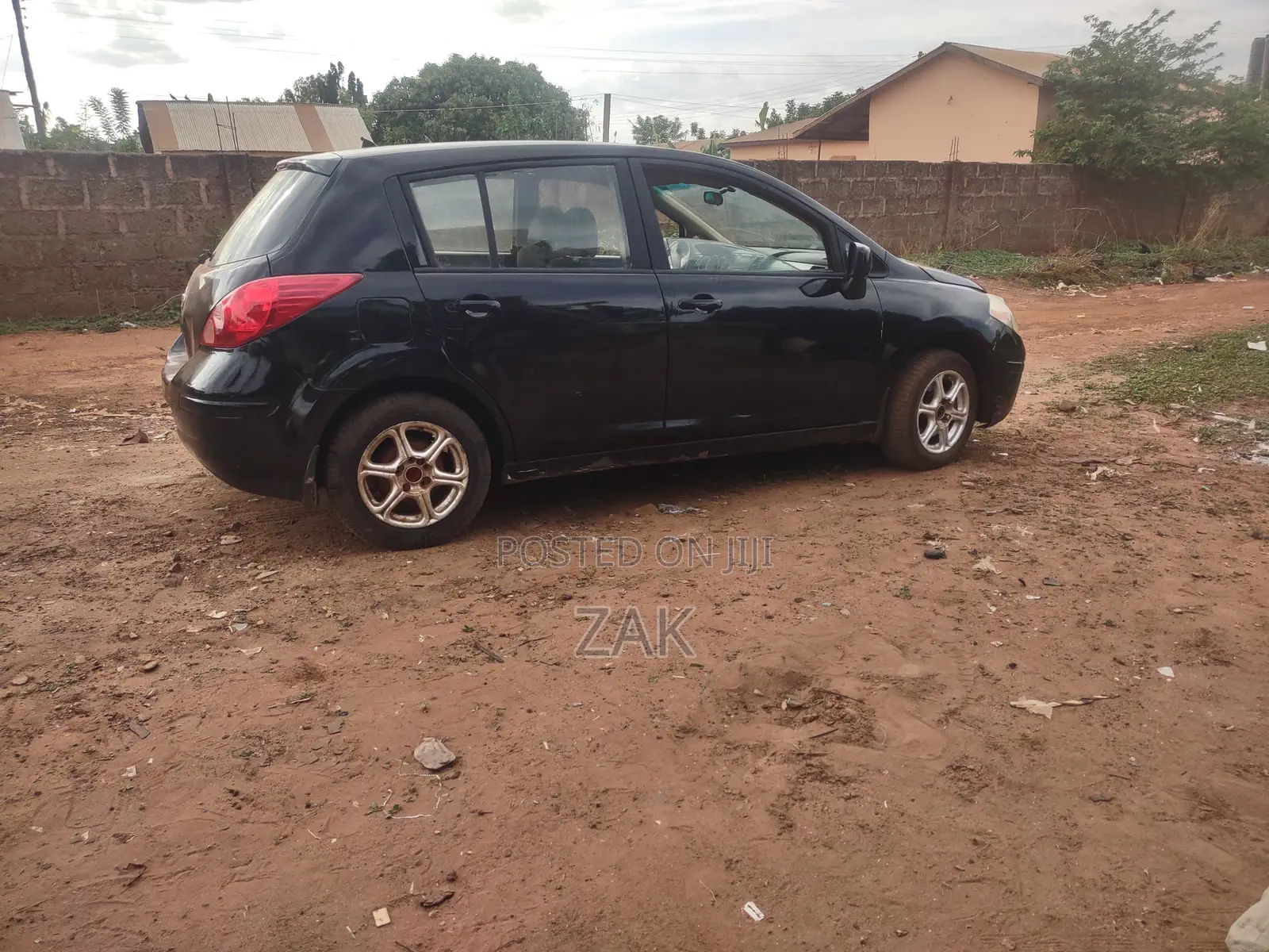 Nissan Versa 1.8 S Hatchback 2007 Black