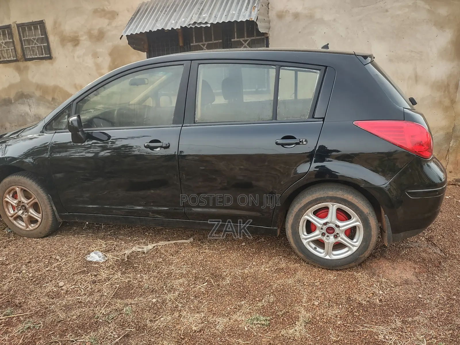 Nissan Versa 1.8 S Hatchback 2007 Black