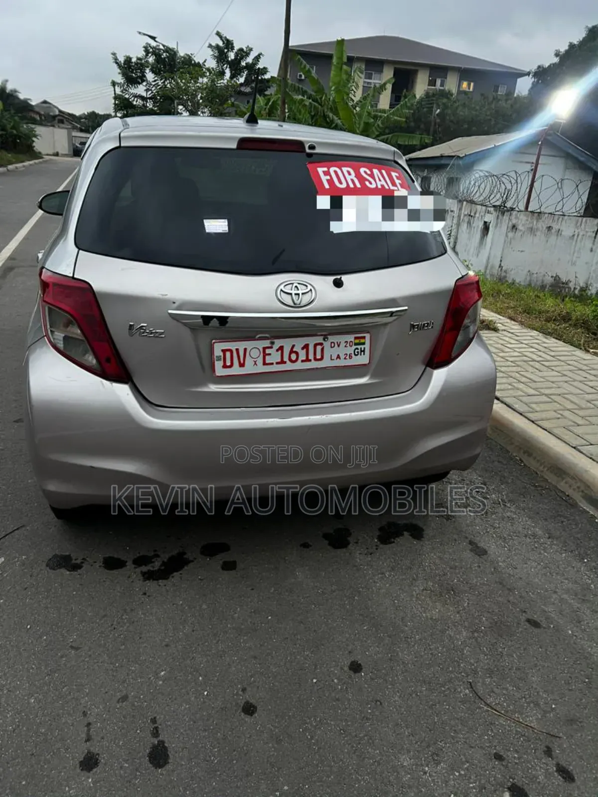 Toyota Vitz 1.0 FWD 3dr 2012 Silver