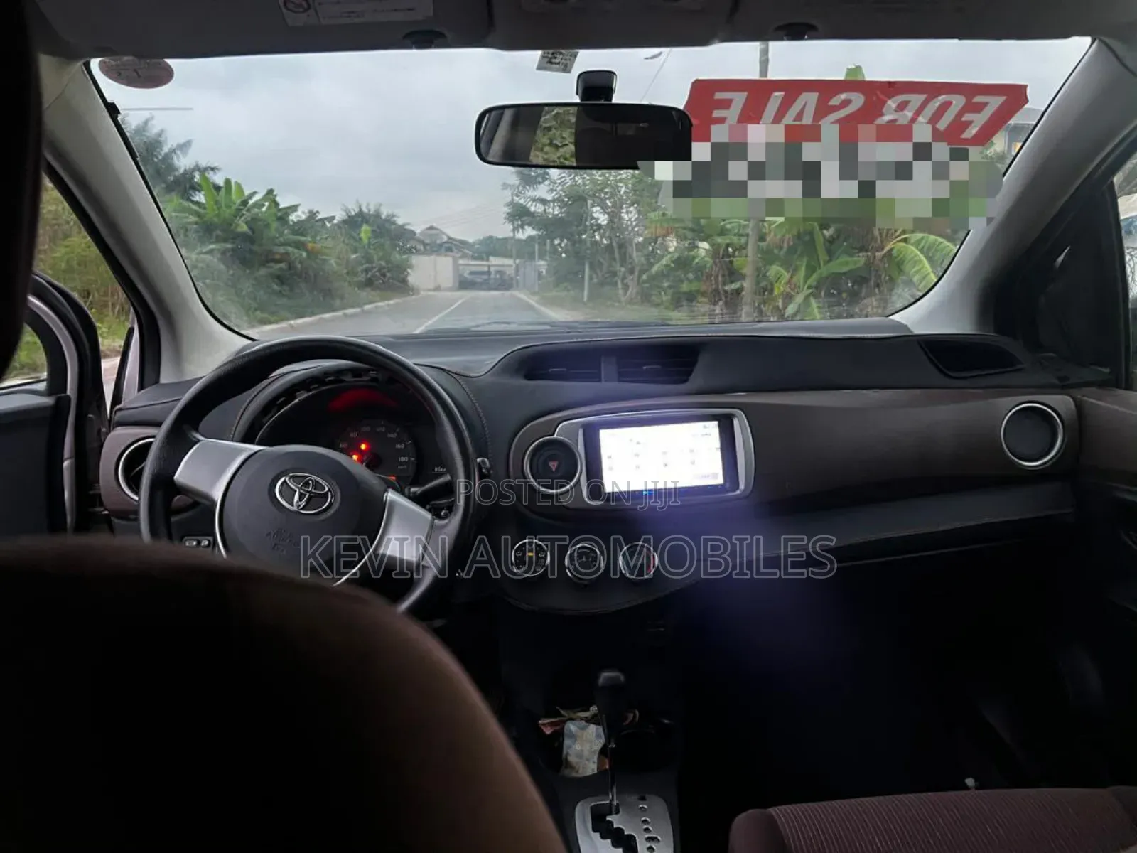 Toyota Vitz 1.0 FWD 3dr 2012 Silver