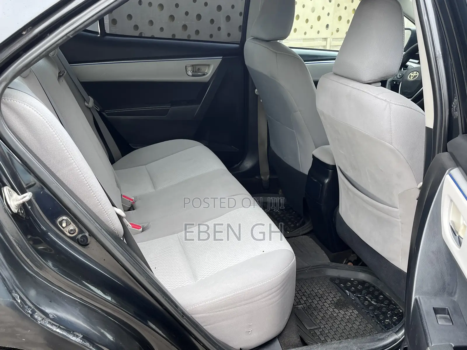 Toyota Corolla LE 4dr Sedan (1.8L 4cyl CVT) 2015 Black