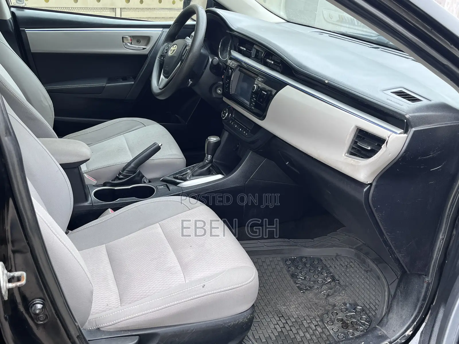 Toyota Corolla LE 4dr Sedan (1.8L 4cyl CVT) 2015 Black