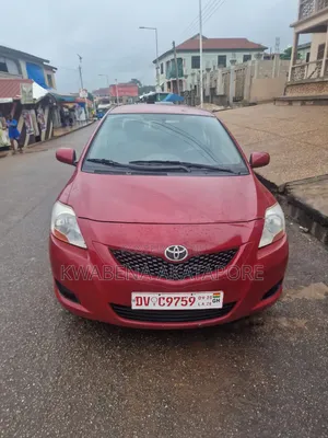 Toyota Yaris 2011 Red