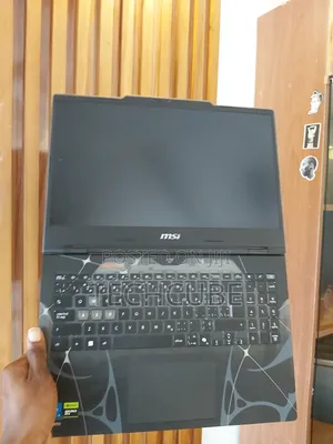 Laptop MSI Cyborg 15 16GB Intel Core 5 SSD 1T