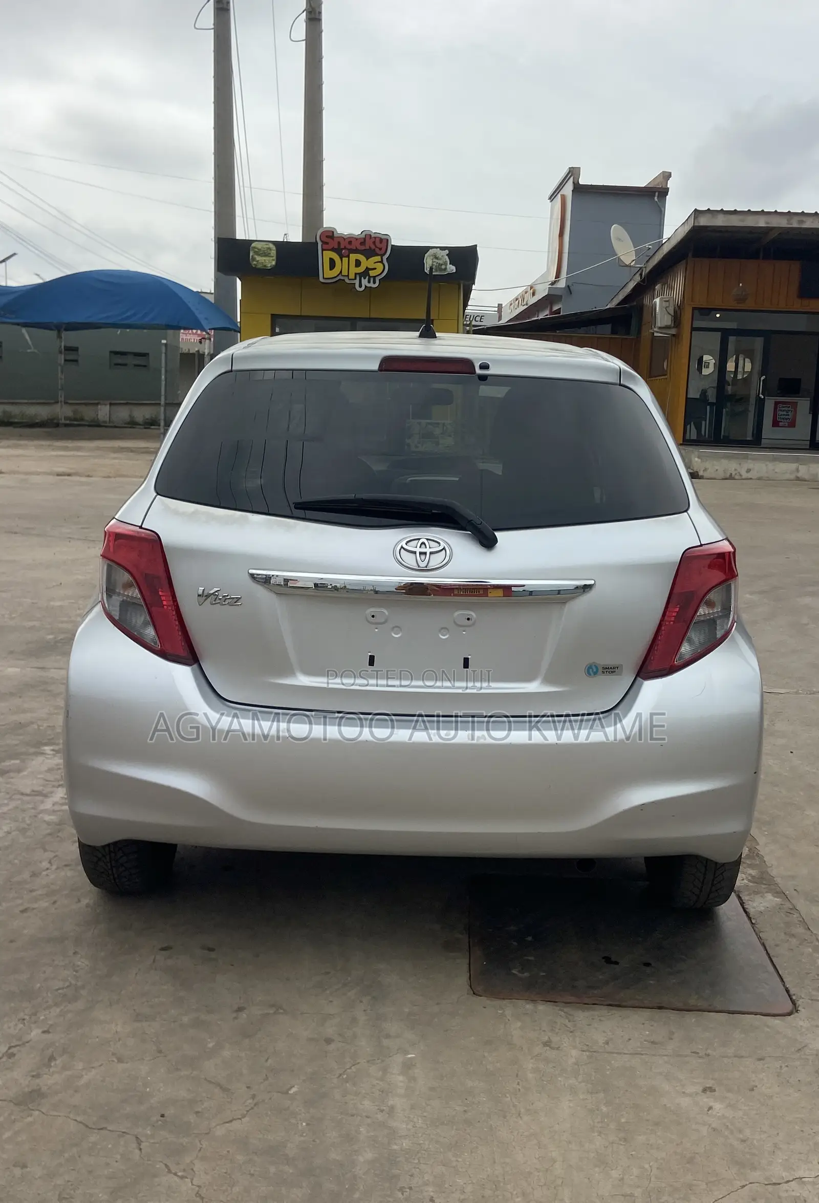 Toyota Vitz 1.5 FWD 5dr 2012 Silver