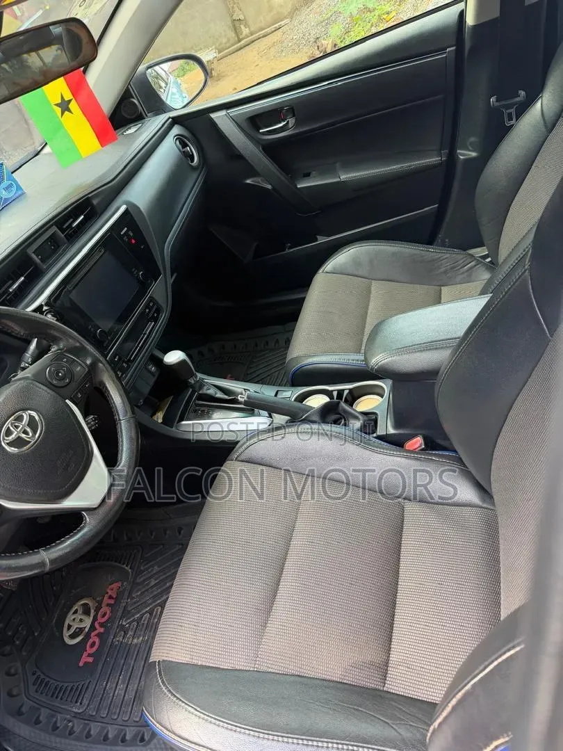 Toyota Corolla 2017 Gray