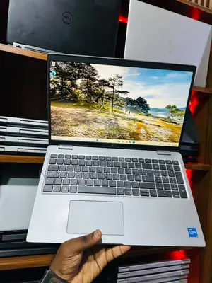 Laptop Dell Latitude 5520 8GB Intel Core i5 SSD 256GB