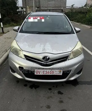 Toyota Vitz 1.3 AWD 3dr 2012 Silver