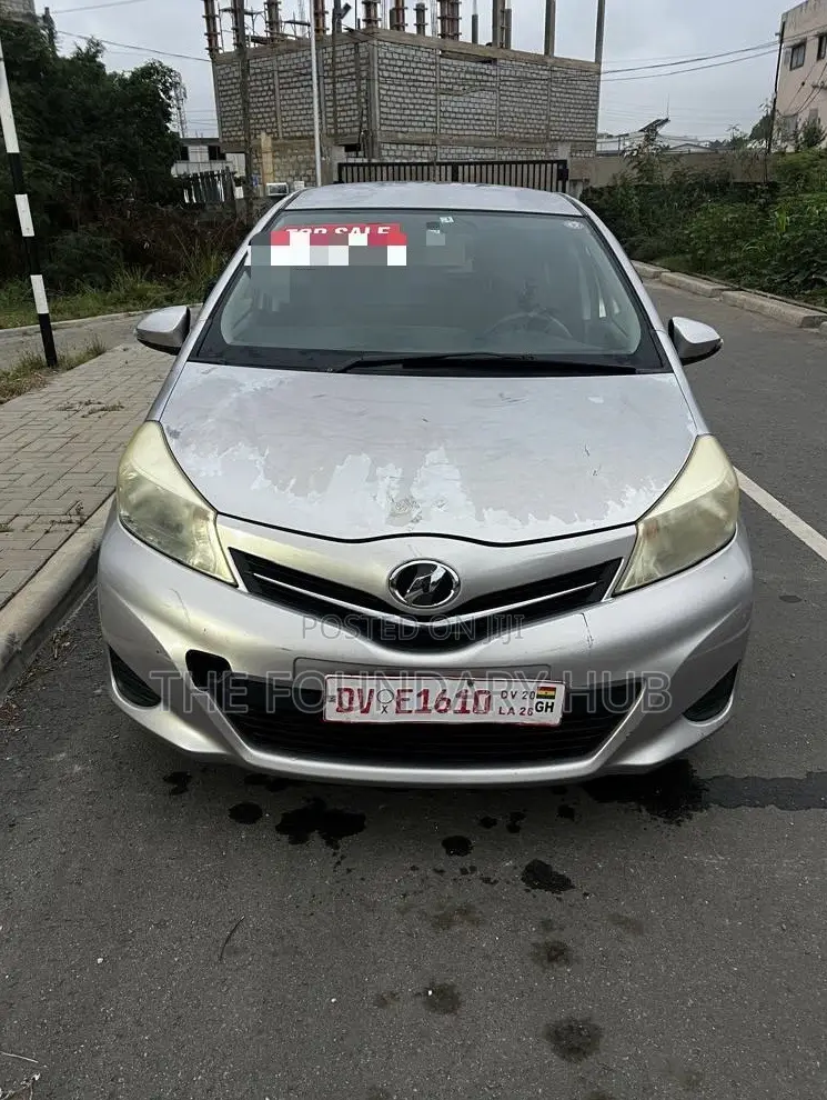 Toyota Vitz 1.3 AWD 3dr 2012 Silver