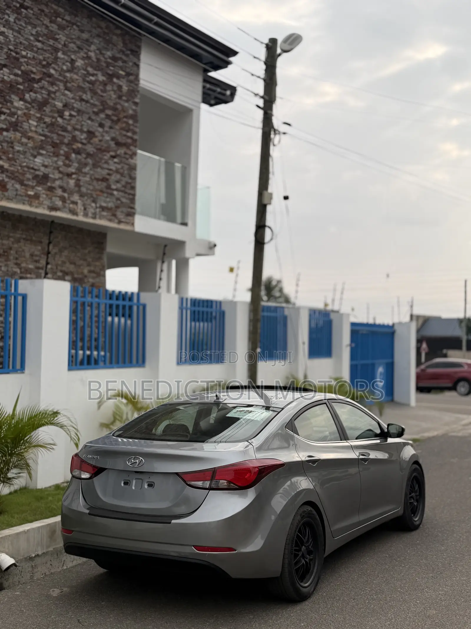 Hyundai Elantra SE Sedan FWD (1.8L 4cyl 6A) 2016 Brown