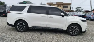 Kia Carnival 2021 White