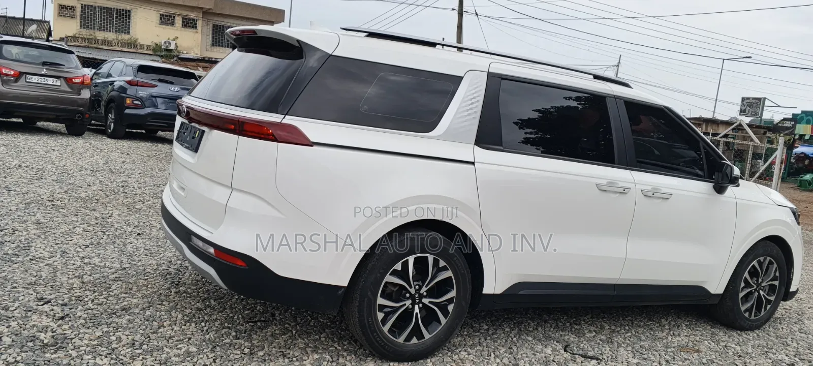 Kia Carnival 2021 White