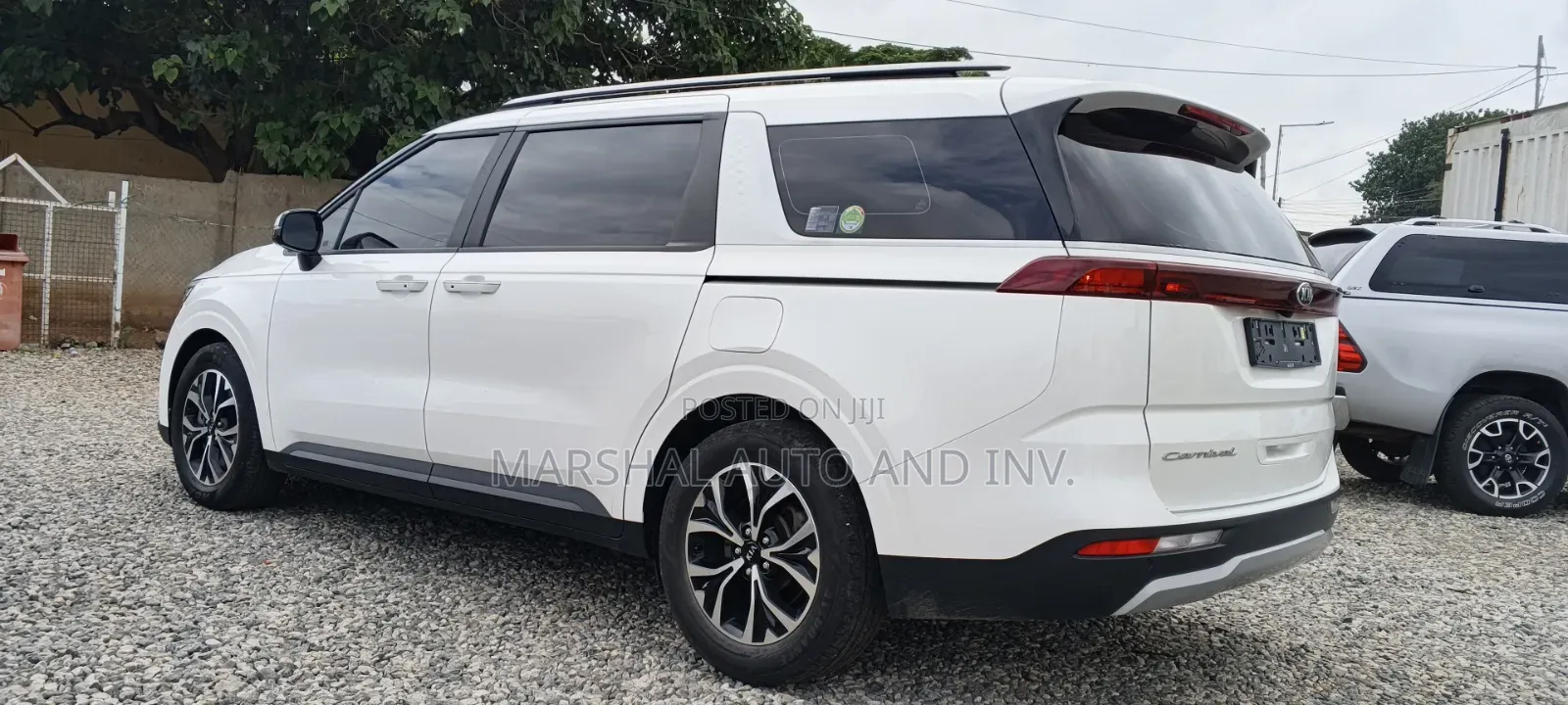 Kia Carnival 2021 White