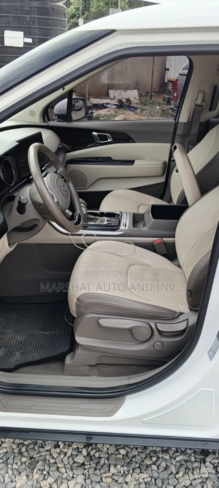 Kia Carnival 2021 White