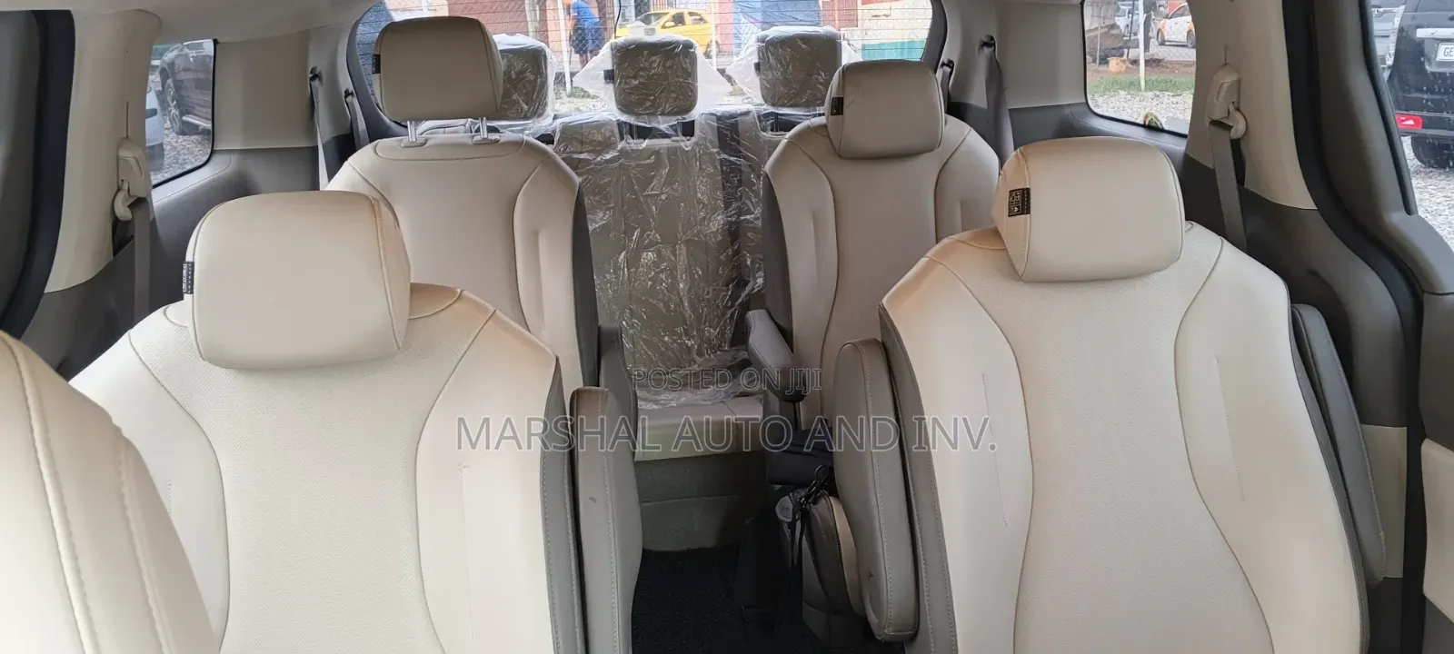 Kia Carnival 2021 White