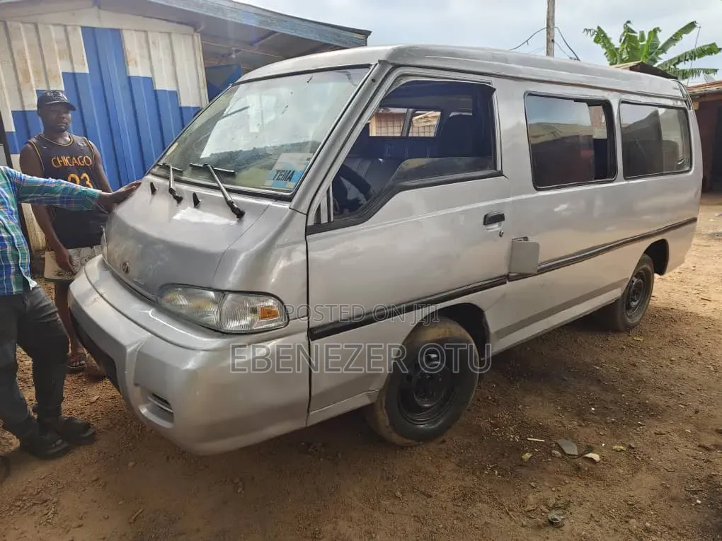 Hyundai H-100 2002 Grey
