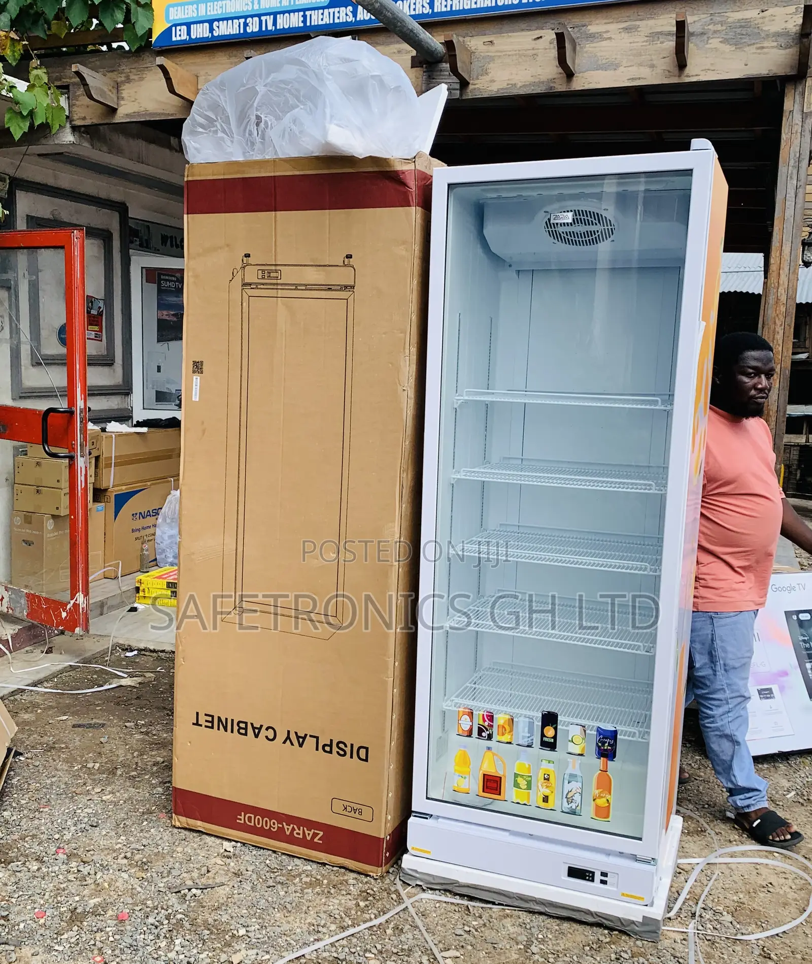 Ultra Modern Singledoor Zara-600dfg Display Fridge 591Ltr