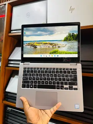 Laptop Dell Latitude 3310 2-in-1 8GB Intel Core i5 SSD 512GB