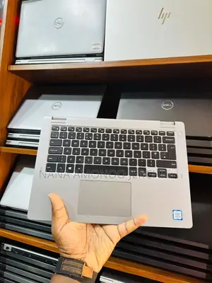 Laptop Dell Latitude 3310 2-in-1 8GB Intel Core i5 SSD 512GB