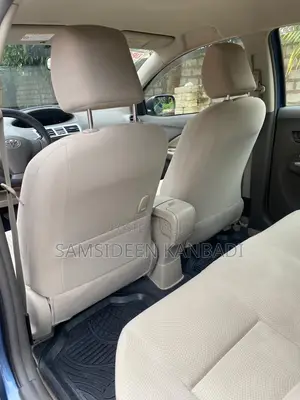Toyota Belta 2010 Blue