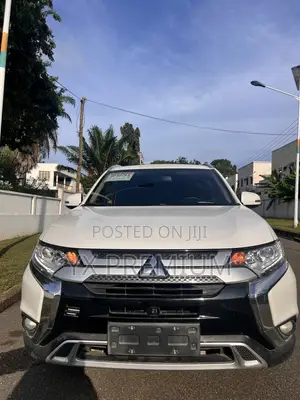 Mitsubishi Outlander SE FWD 2020 White