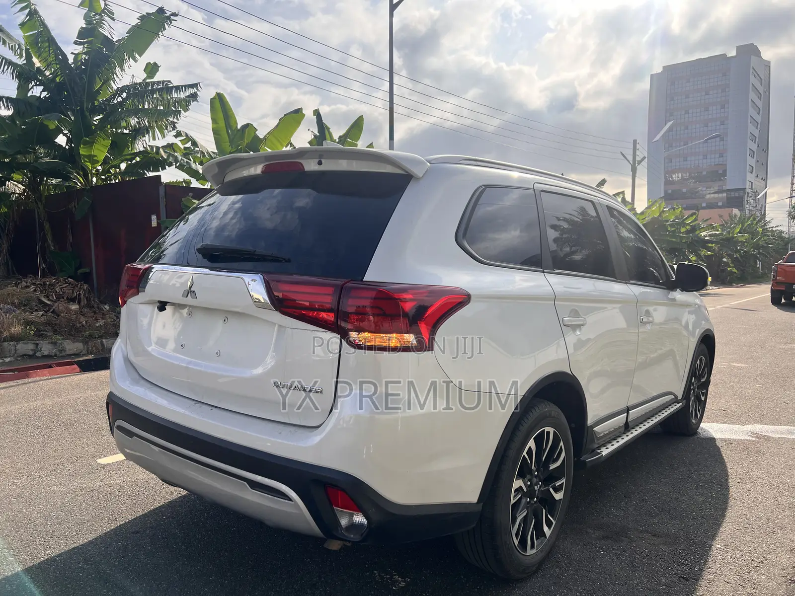Mitsubishi Outlander SE FWD 2020 White