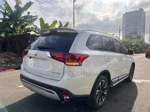 Mitsubishi Outlander SE FWD 2020 White