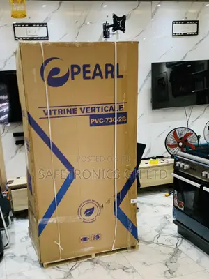 Available Pearl PVC-730-2b 610-Liter Double-Door Glass Display