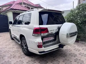 Toyota Land Cruiser 2019 White