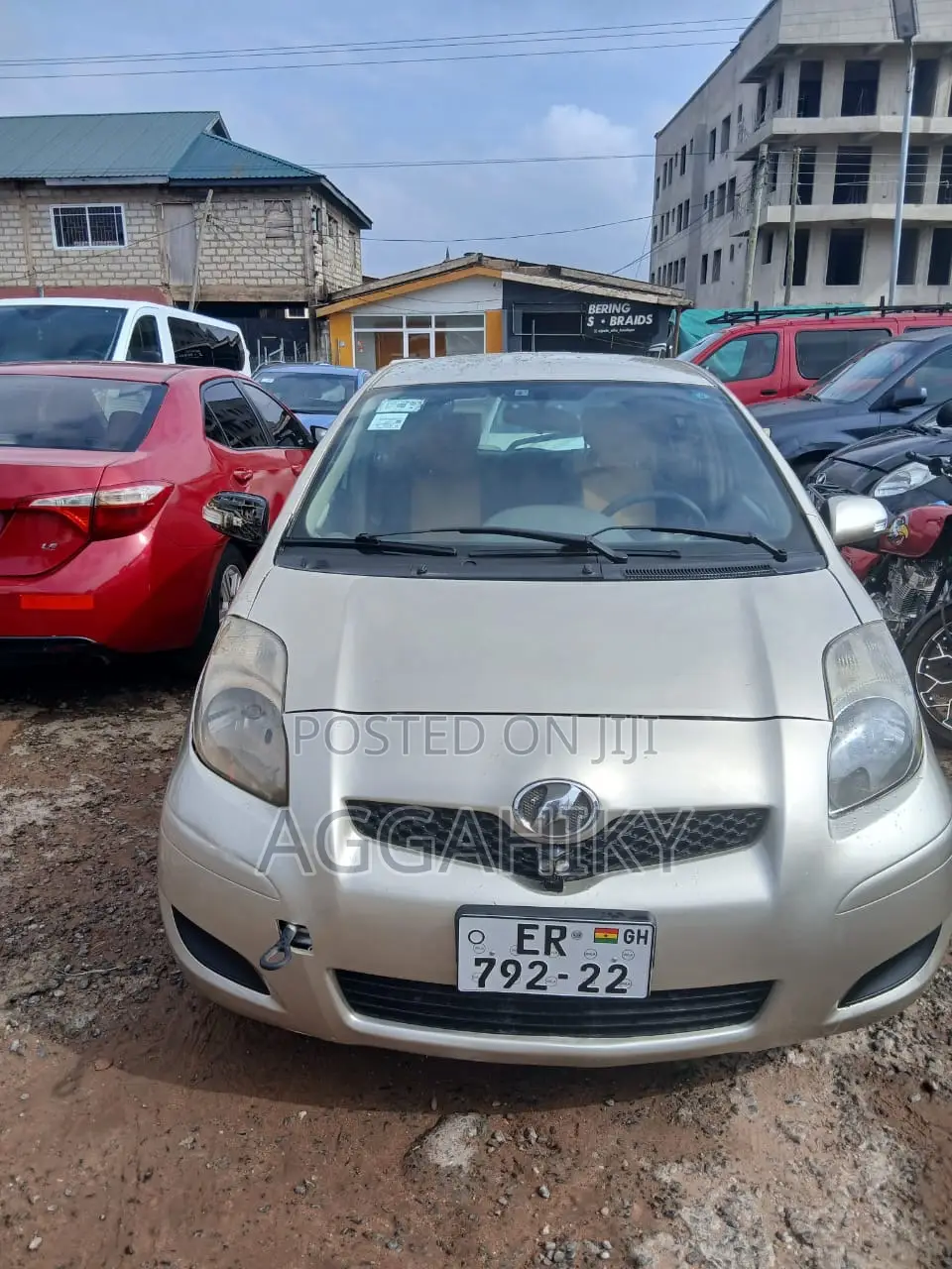Toyota Vitz 1.3 AWD 5dr 2010 Gold