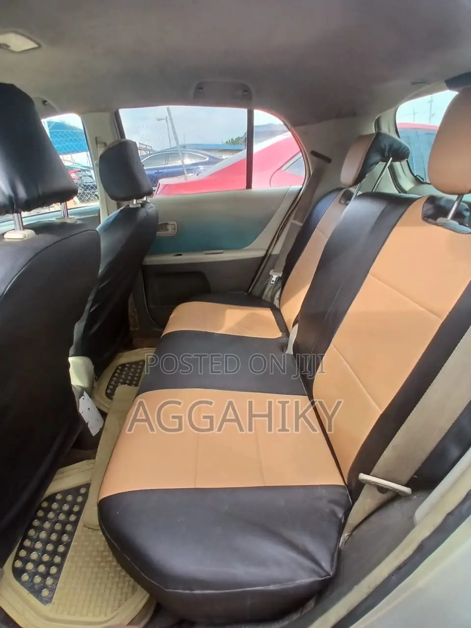 Toyota Vitz 1.3 AWD 5dr 2010 Gold