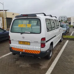 Toyota HiAce 2010 White