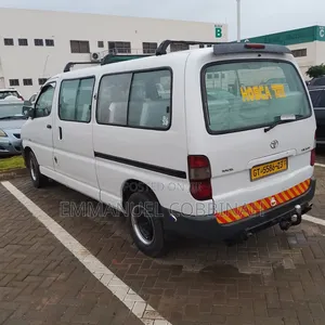 Toyota HiAce 2010 White