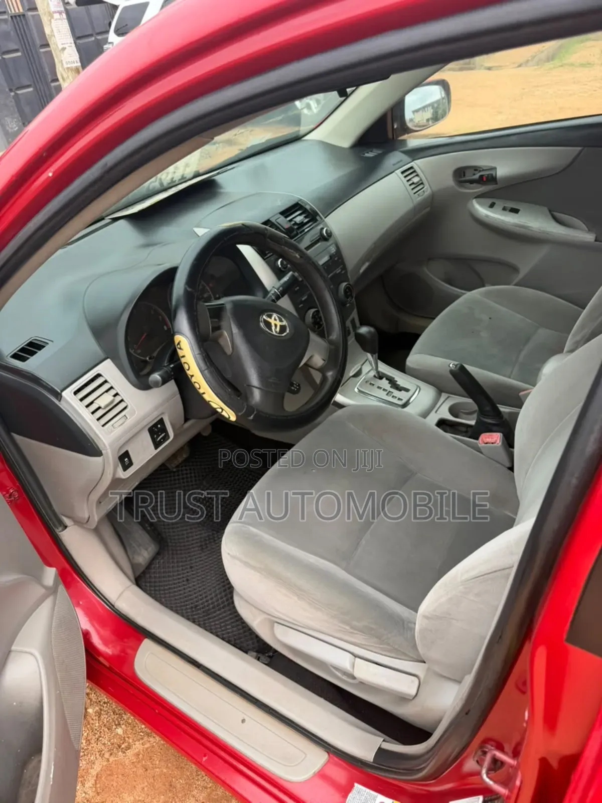 Toyota Corolla LE Special Edition 4dr Sedan (1.8L 4cyl 4A) 2013 Red