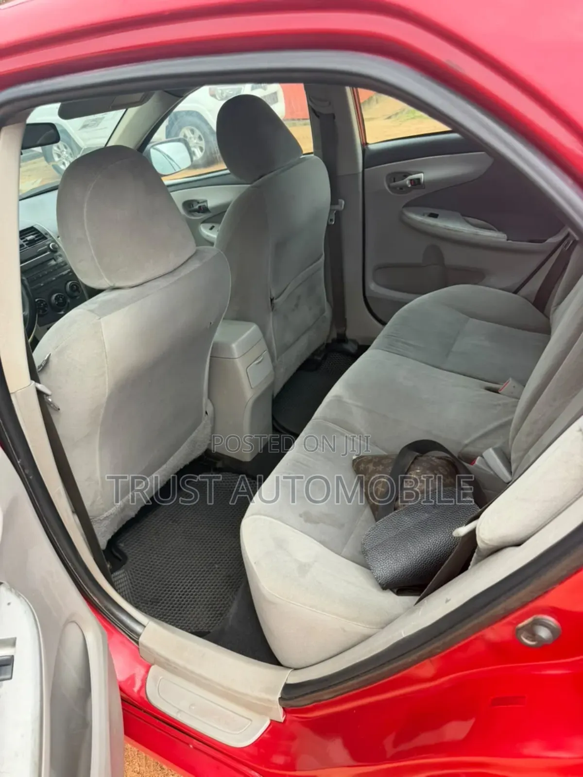 Toyota Corolla LE Special Edition 4dr Sedan (1.8L 4cyl 4A) 2013 Red