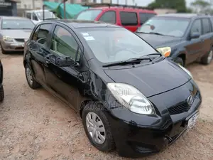 Toyota Vitz 1.3 AWD 5dr 2010 Black