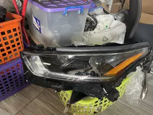 Toyota Highlander 2021-2025 Headlight