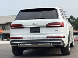 Audi Q7 Premium Plus 2024 White