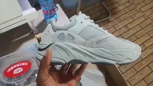 Adidas Yeezy Boost 700