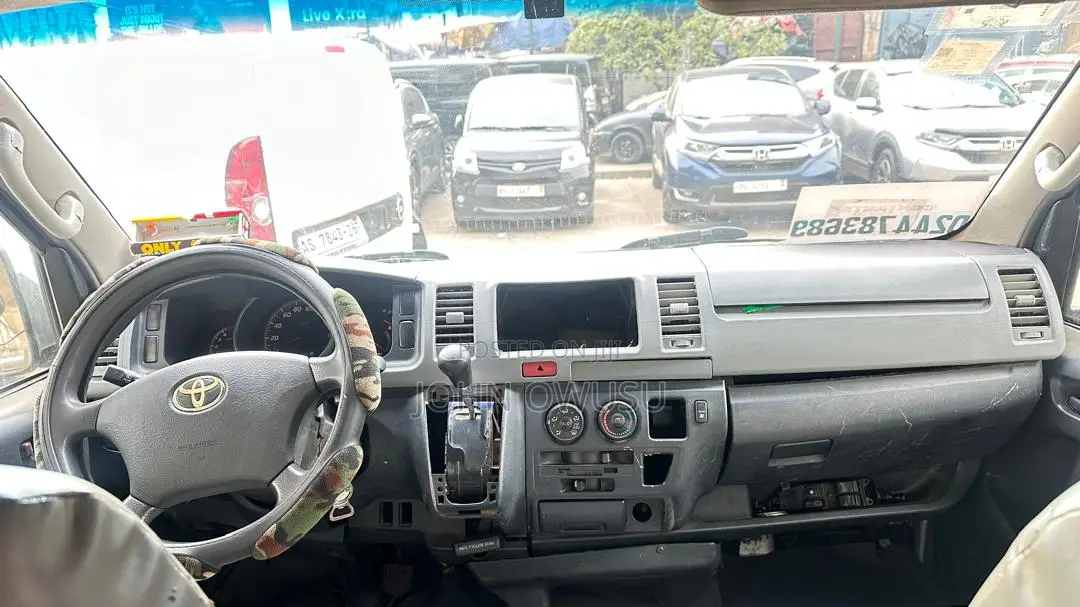Toyota HiAce 2008 Silver