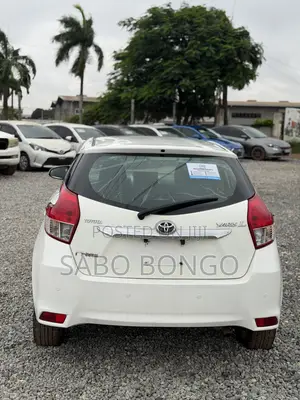 Toyota Yaris L Hatchback 5dr 2015 White