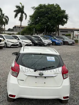 Toyota Yaris L Hatchback 5dr 2015 White