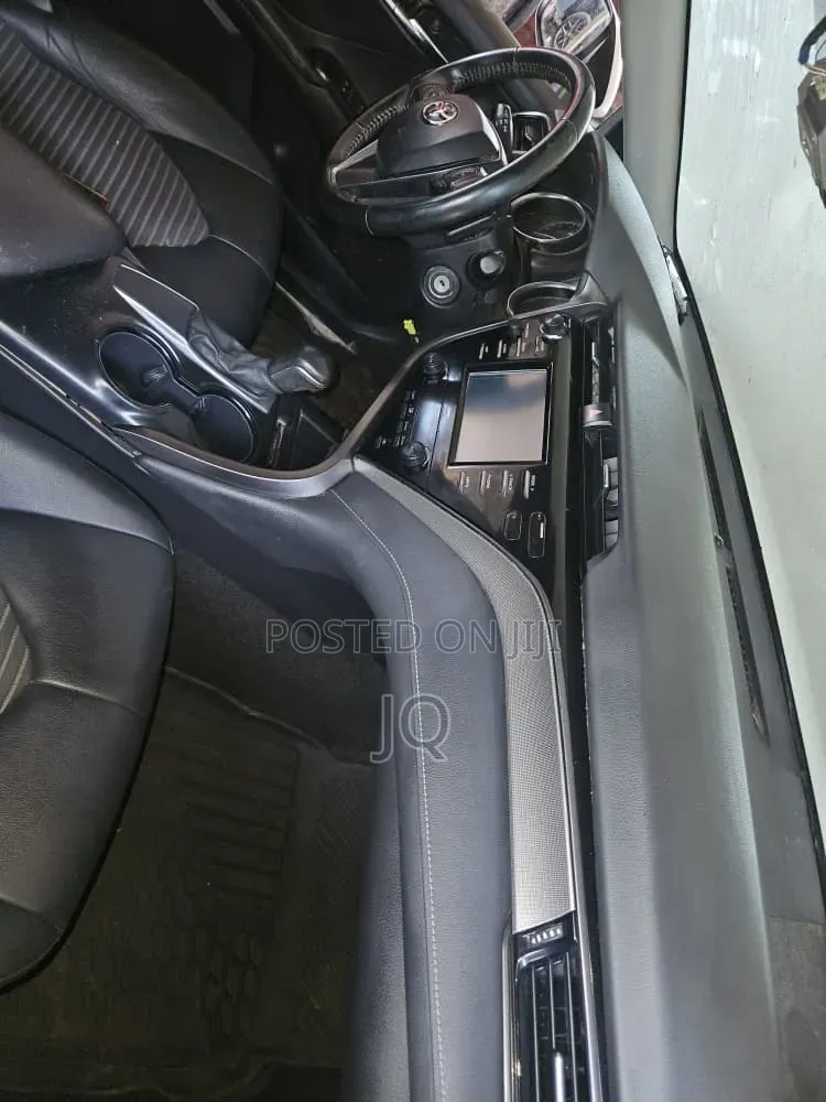 Toyota Camry SE FWD 2020 Black